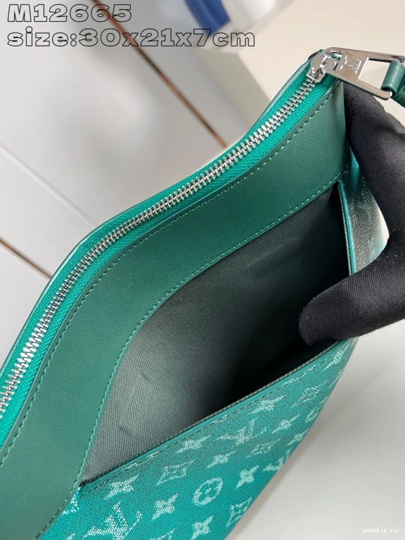 WIS LOUIS SOUPLE-30*21*7.5CM POCHETTE VUITTON VOYAGE 1129